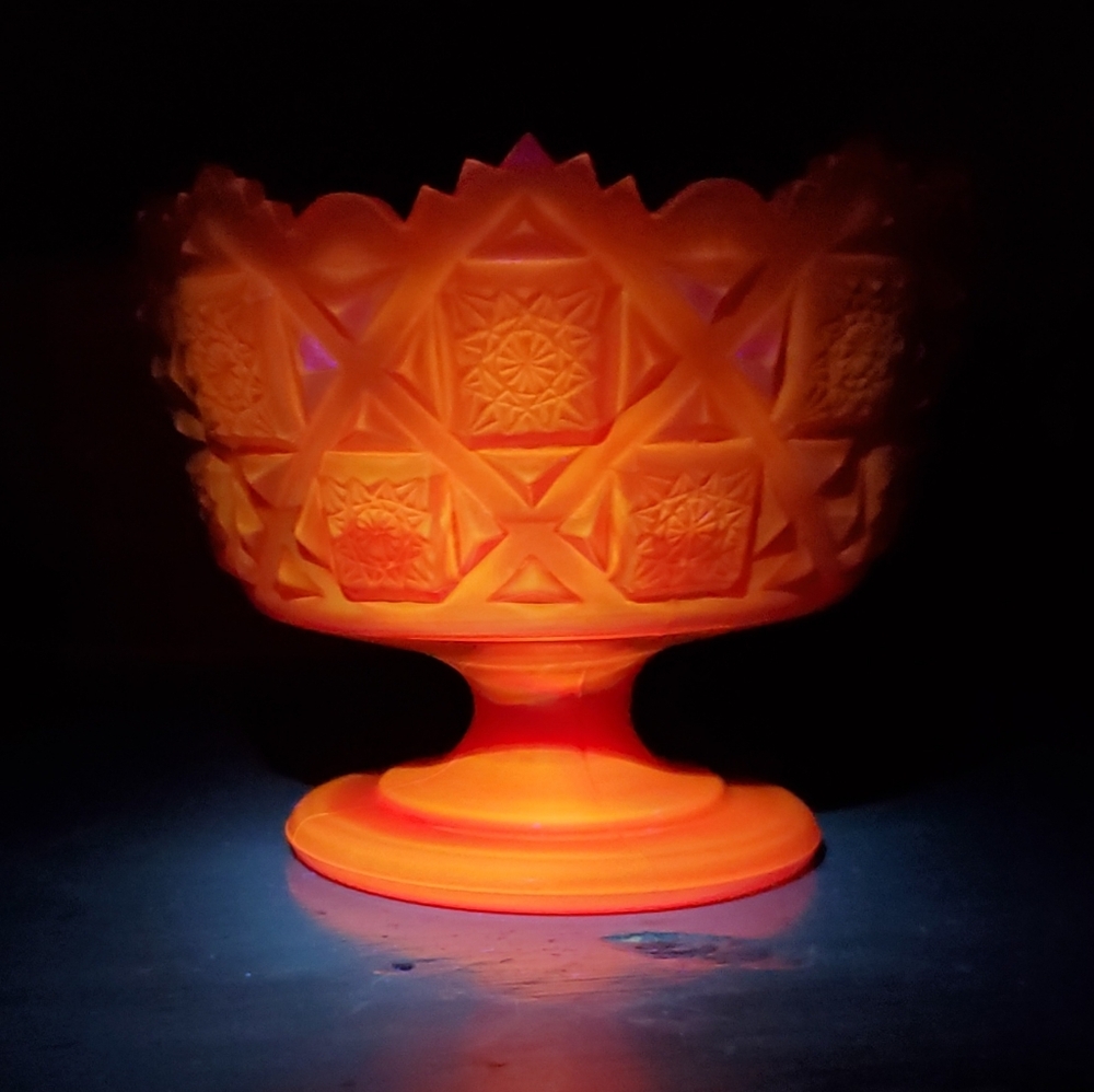 Rare Westmoreland Iridescent Red Opaque Glass Bowl Dish Mayo Old Quilt UV Glow